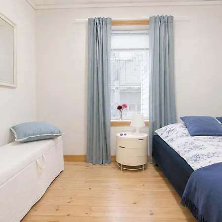 Spacious And Bright - Unbeatable Location