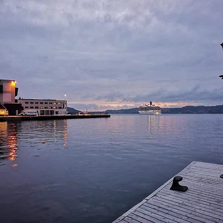 Spacious And Bright - Unbeatable Location Bergen