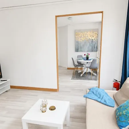 아파트 Spacious And Bright - Unbeatable Location 베르겐